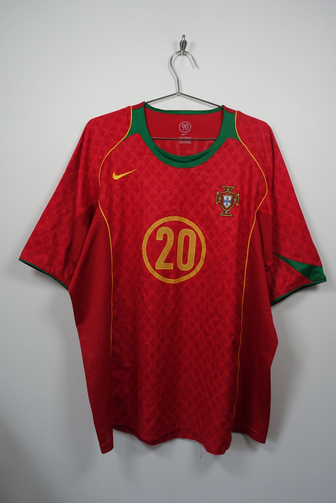 Portugal 2004/2006 Home Football Shirt #20 Deco